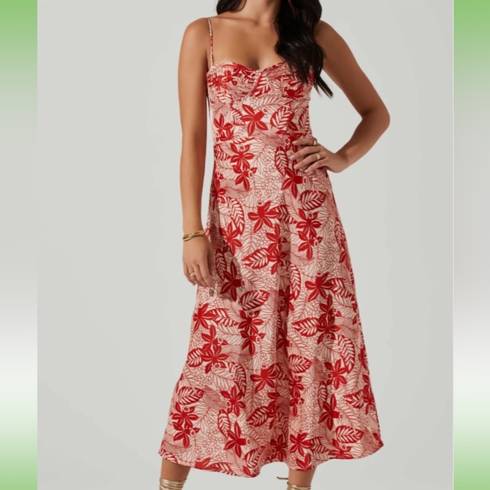 Astr the label Josiane midi dress
In Floral Red and pink